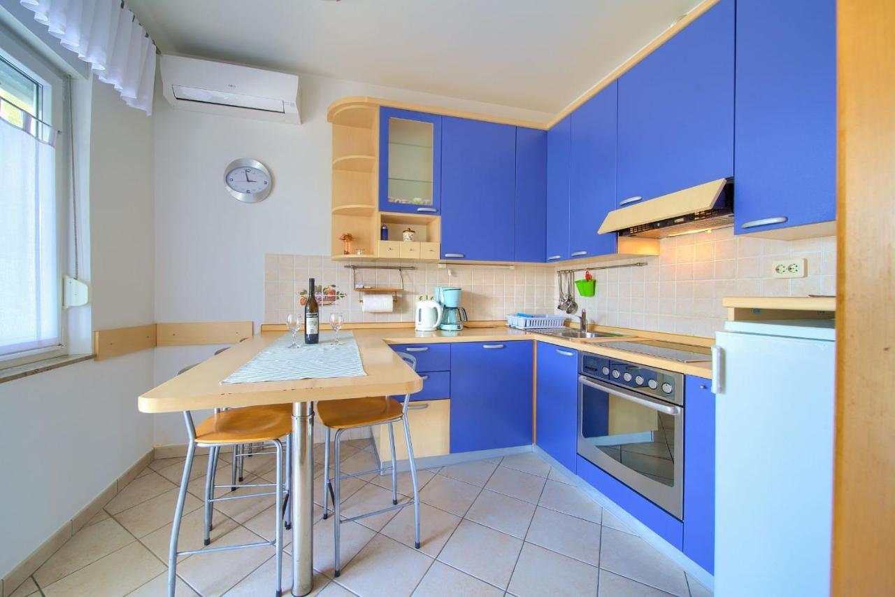 Apartments Jele Малинска Екстериор снимка