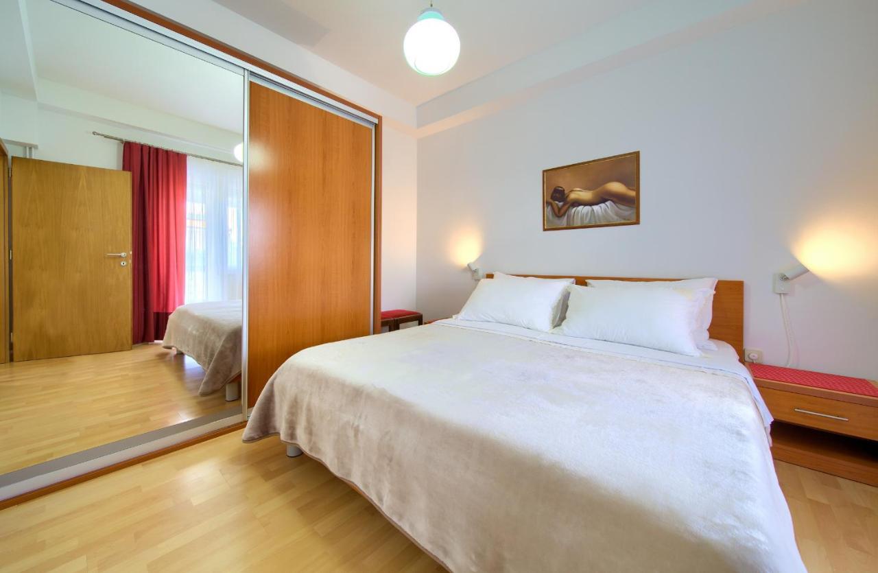 Apartments Jele Малинска Екстериор снимка
