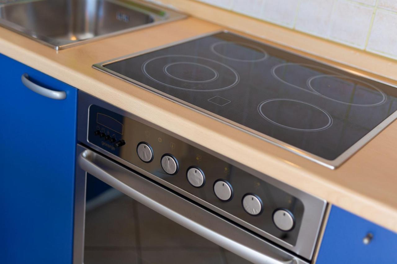 Apartments Jele Малинска Екстериор снимка