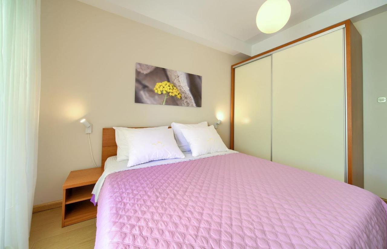 Apartments Jele Малинска Екстериор снимка